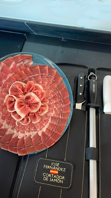 Corte a cuchillo de su jamón o paletilla